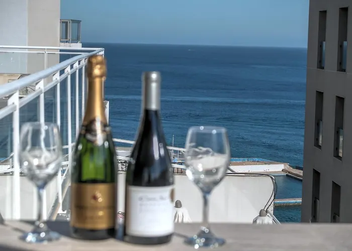 Penthouse Deluxe * Sliema